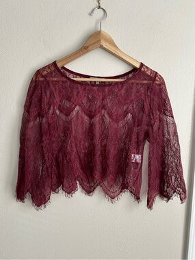 Maroon Burgundy Scalloped Hem Intricate Lace Crop Top Blouse Size M